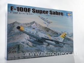 Американский истребитель-перехватчик F-100F Super Sabre