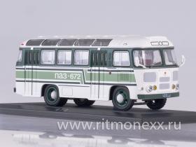 Автобус ПАЗ-672, бело-зеленый