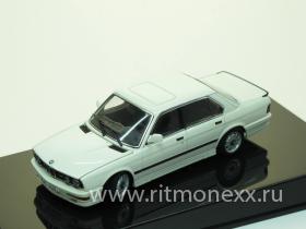 BMW M535i (ALPINWHITE)