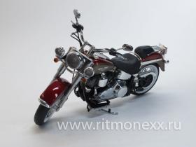 Harley-Davidson FLSTN Softail Deluxe, Red Hot Sunglo/Smokey Gold 2009