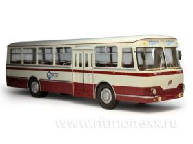 Ликинский автобус 677В экскурсионный 70г