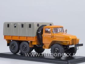 Миасский грузовик 375Д бортовой с тентом (оранжевый)