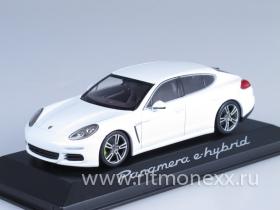 Porsche Panamera e-hybrid Industriemodell white