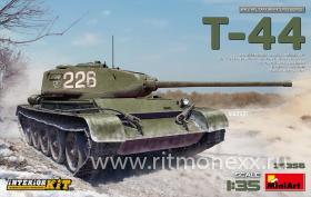 Советский танк T-44 с интерьером