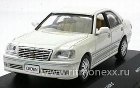 Toyota Crown Royal Saloon white pearl