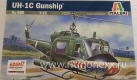 Вертолет UH-1C Gunship
