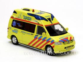 Volkswagen T5 Ambulance Fryslan 2010